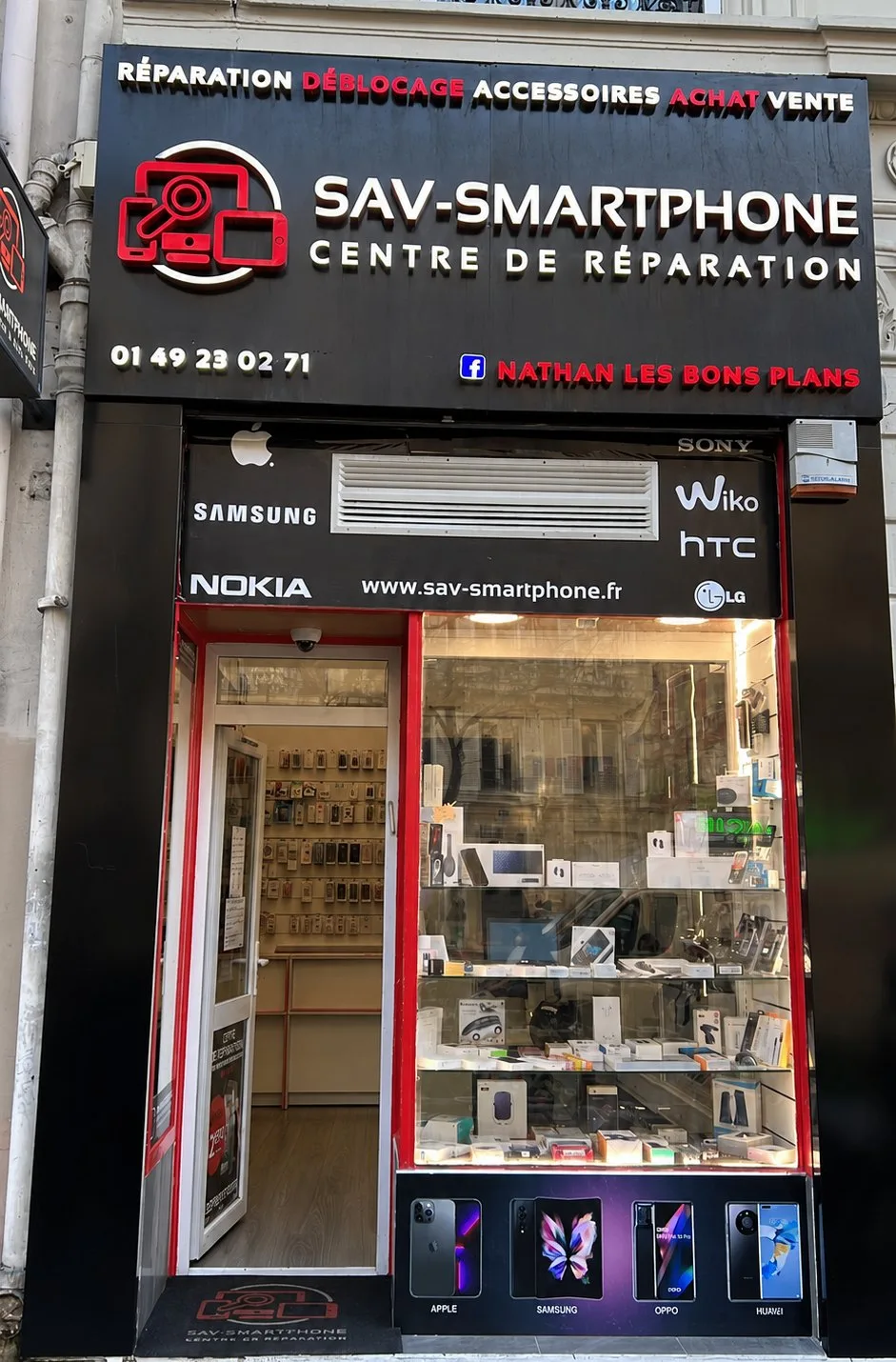 La devanture de SAV Smartphone, 39 boulevard Voltaire à Paris 11e